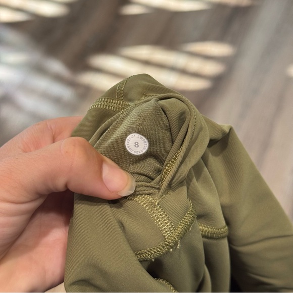 Lululemon Olive Green Leggings Size 8 - Picture 4 of 4